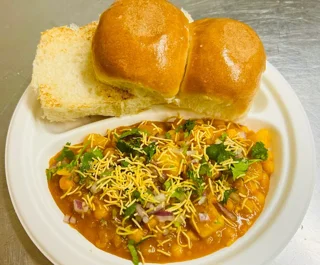 Ghugni Pav